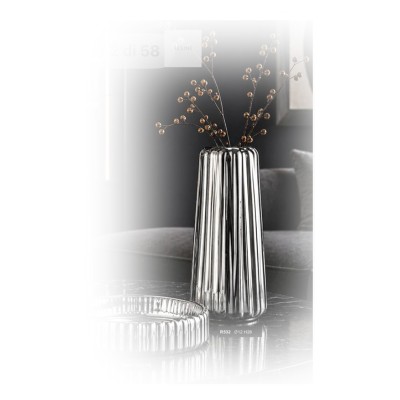 Vaso diam. cm. 12 h cm. 26...